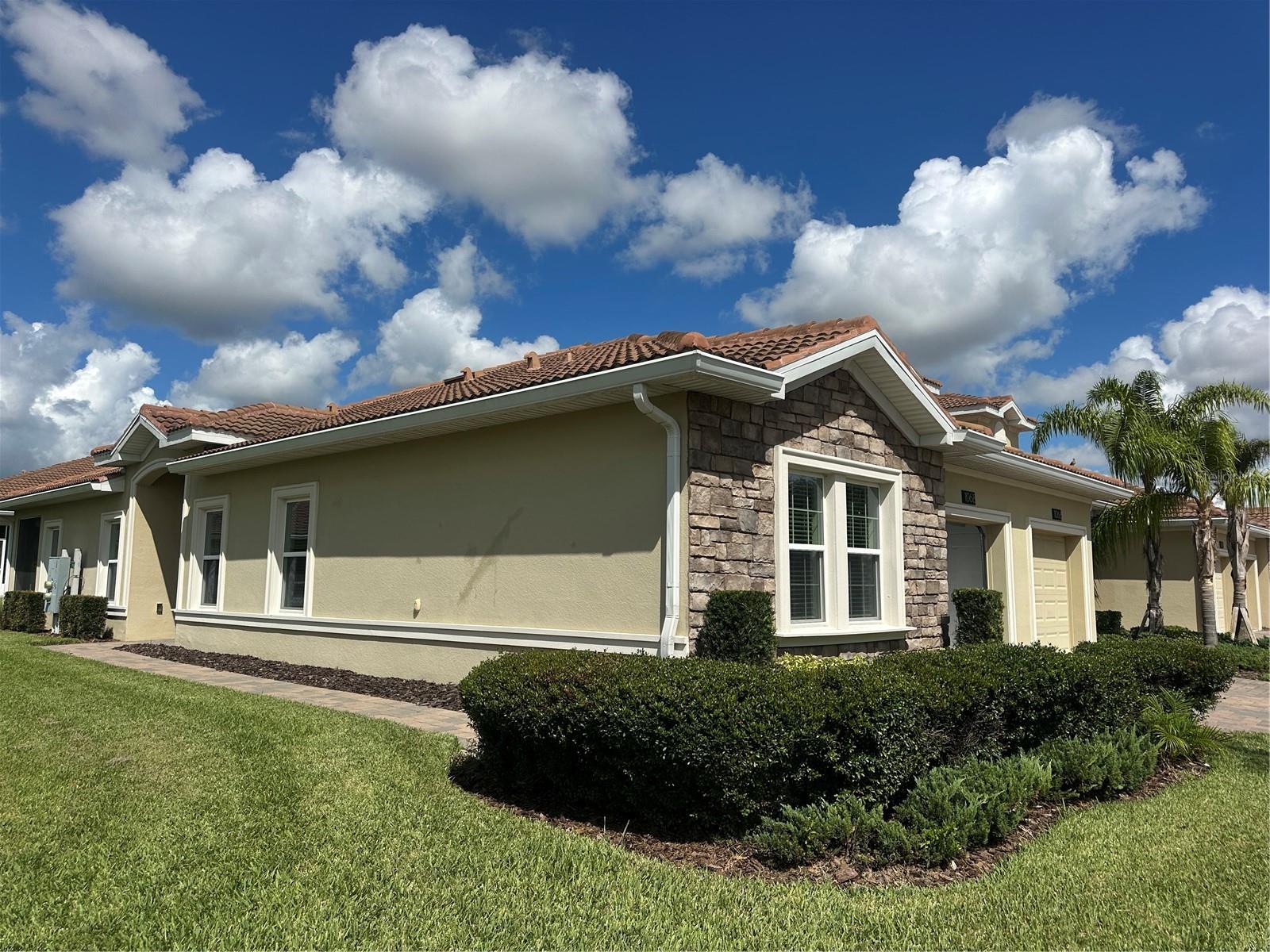 1068 Quaker Ridge Ln, FL