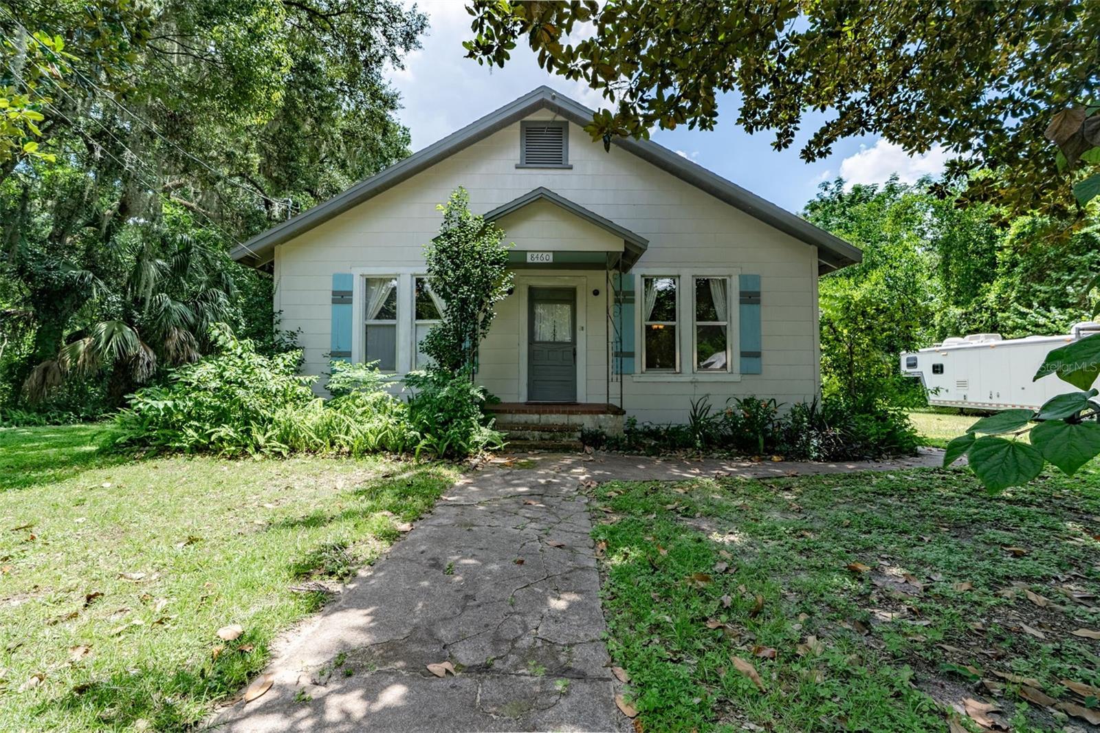 8460 E Magnolia St, FL
