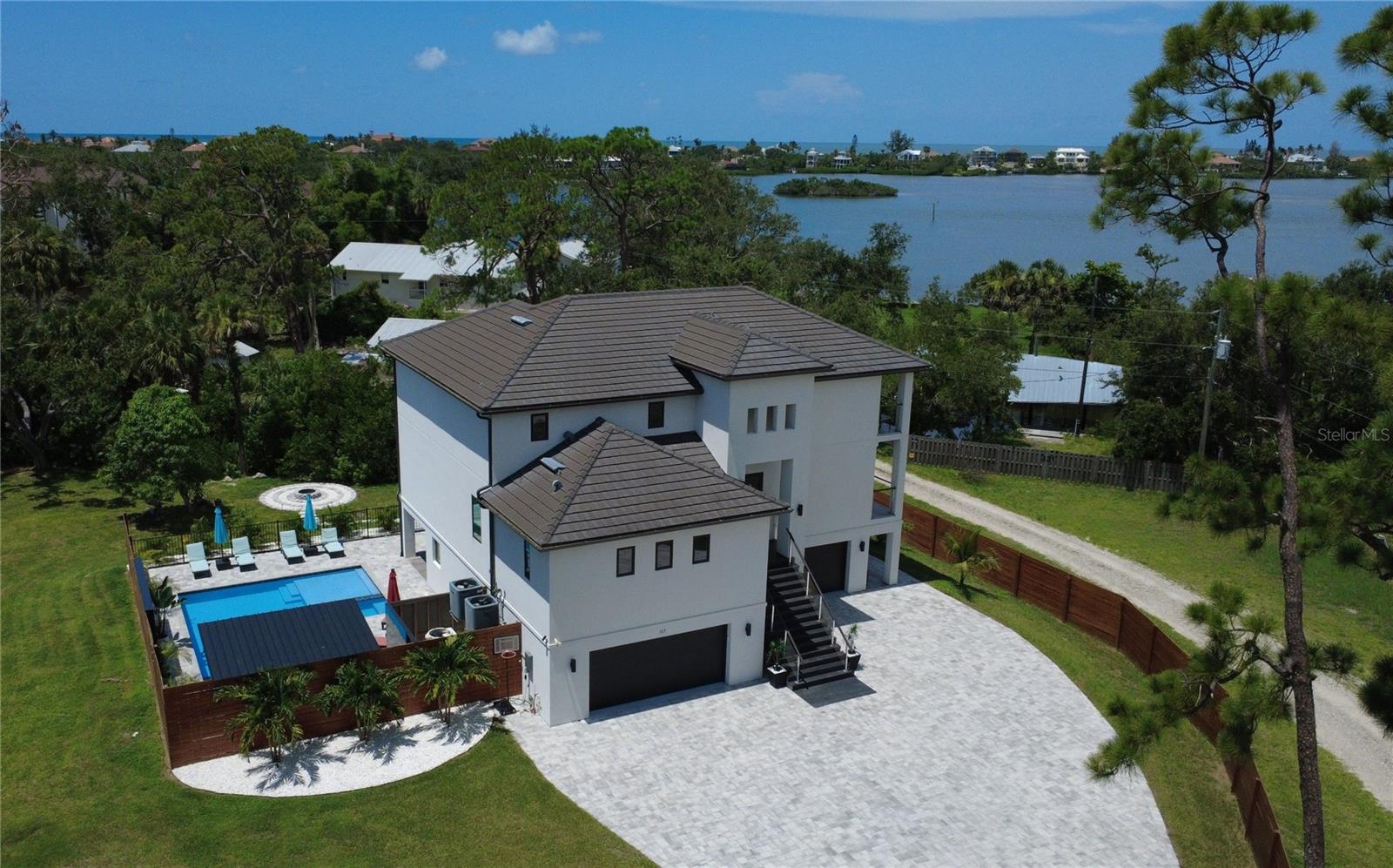 327 Roberts Road, FL