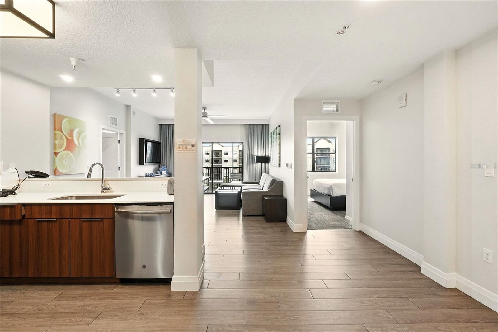 14501 Grove Resort Avenue, FL