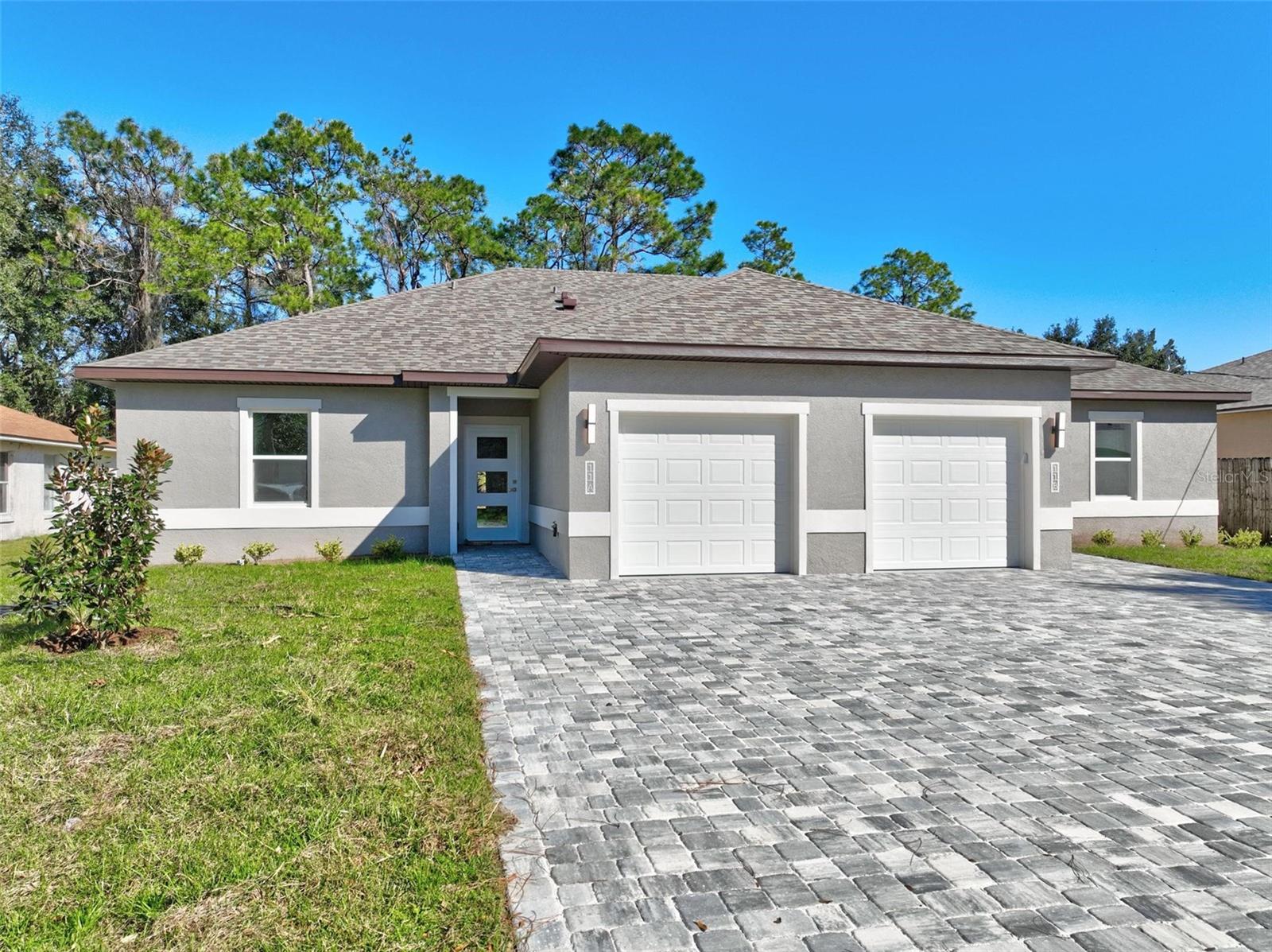 4 Sleigh Bell Pl #A,B, FL