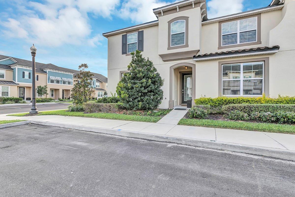 1532 Carey Palm Cir, FL