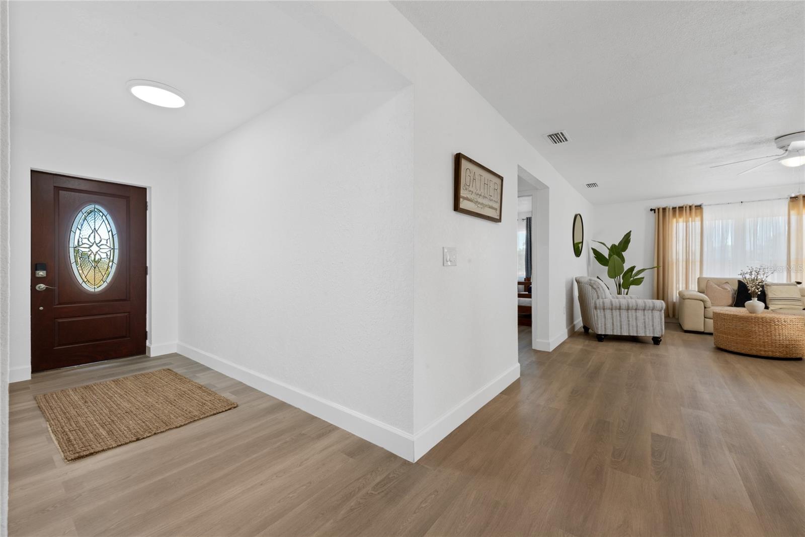 52 York Road, FL