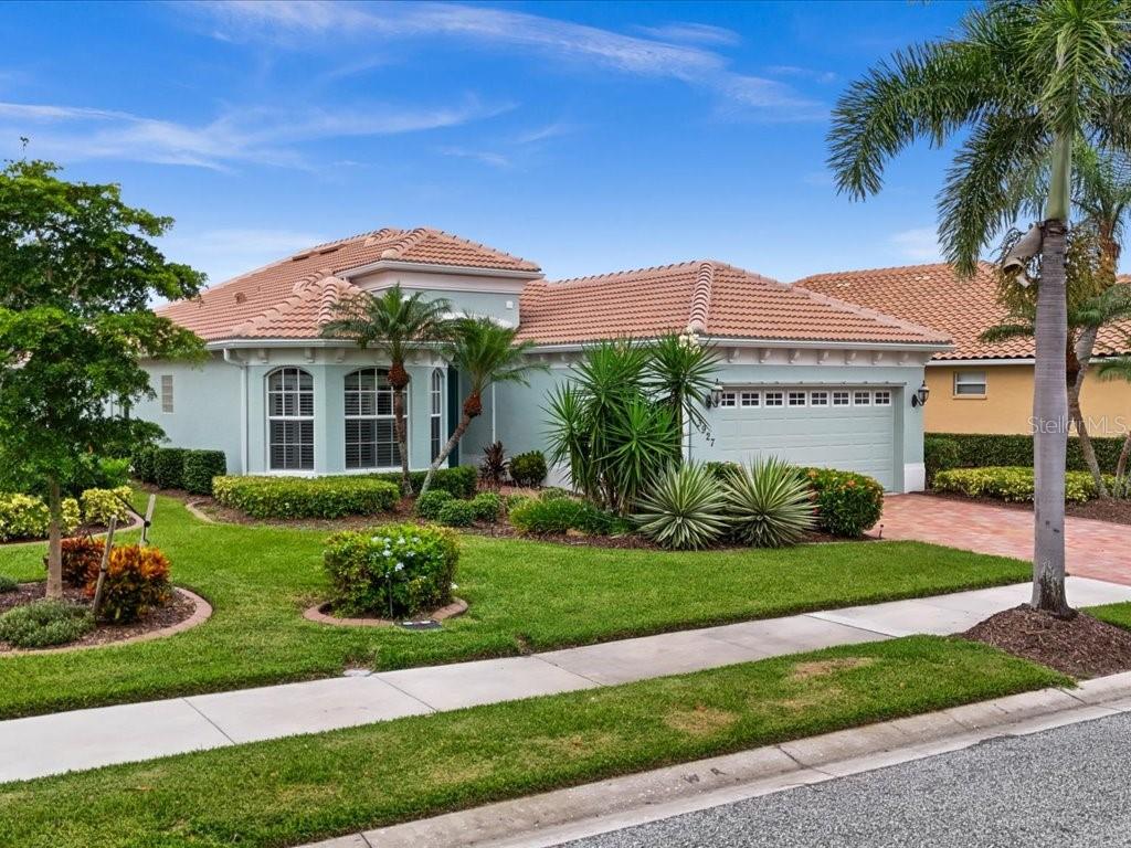 3927 Whispering Oaks Dr, FL