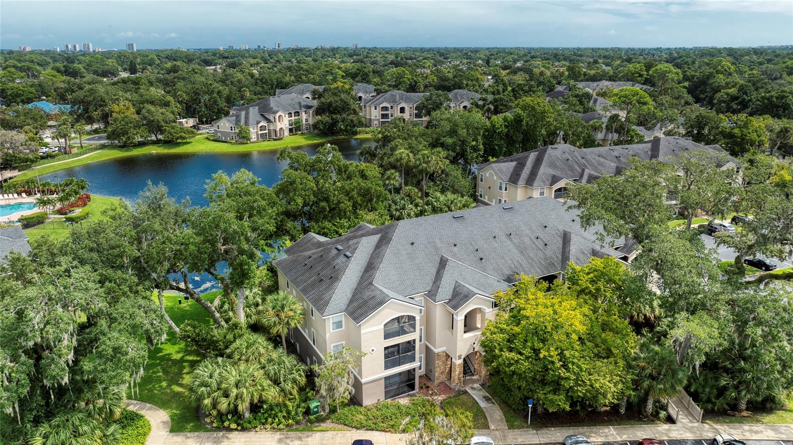 940 Village Trail, FL