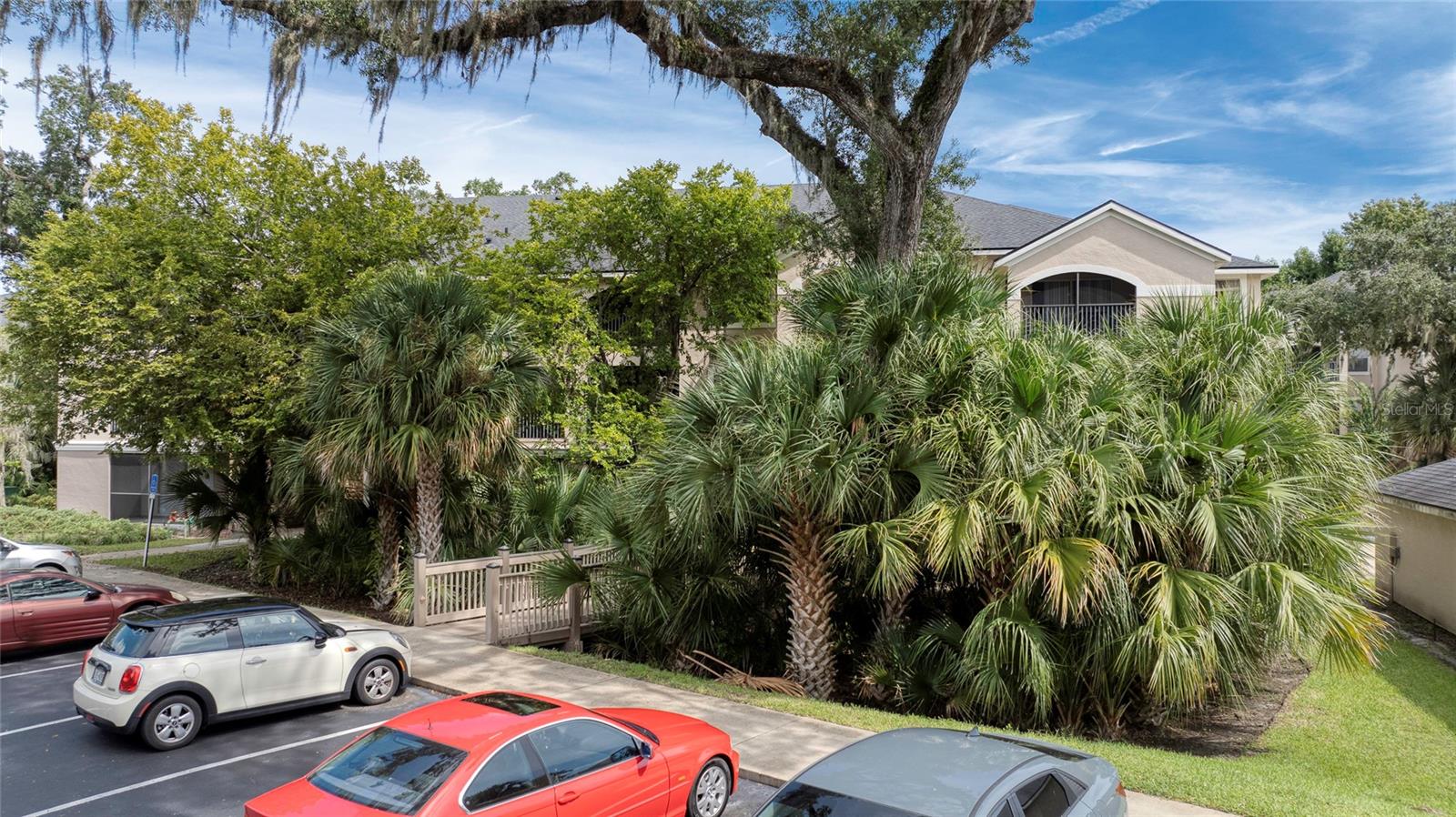 940 Village Trail, FL