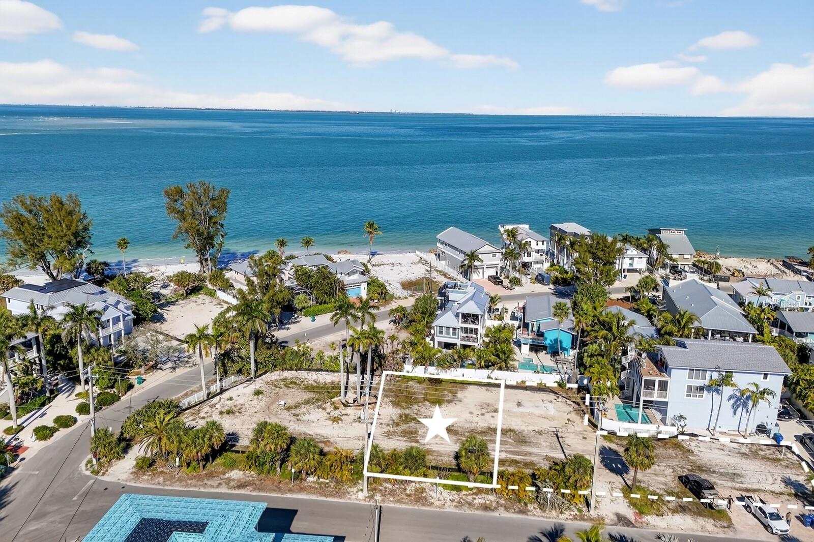 810 Bay Boulevard, FL