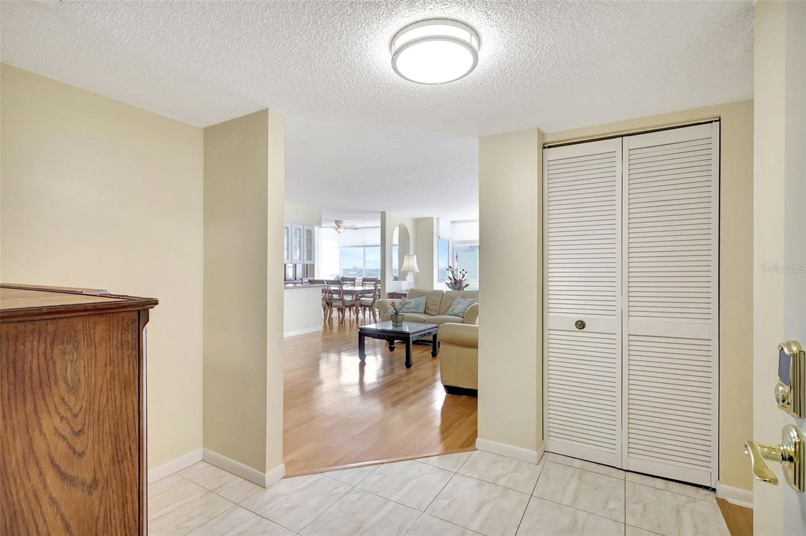 660 Island Way, FL