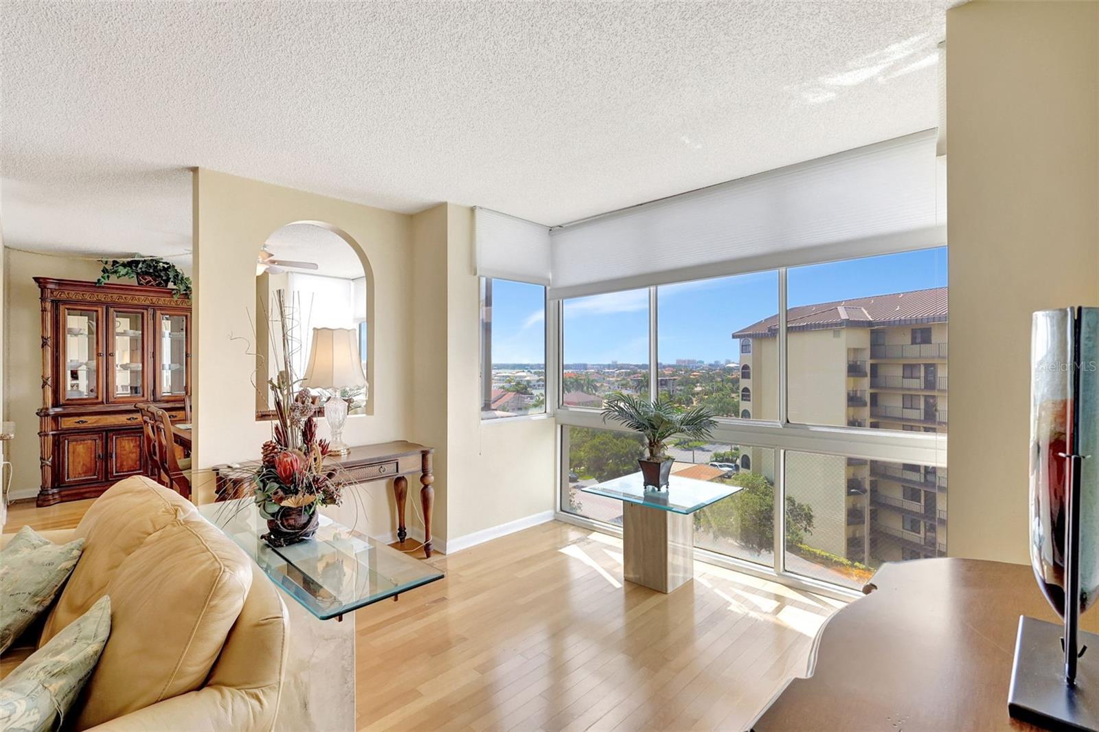 660 Island Way, FL
