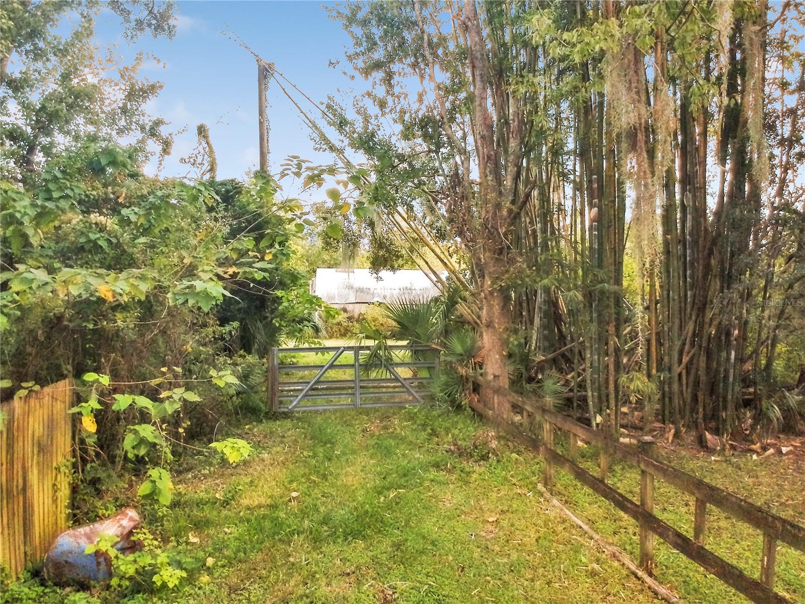 200 W English St, FL