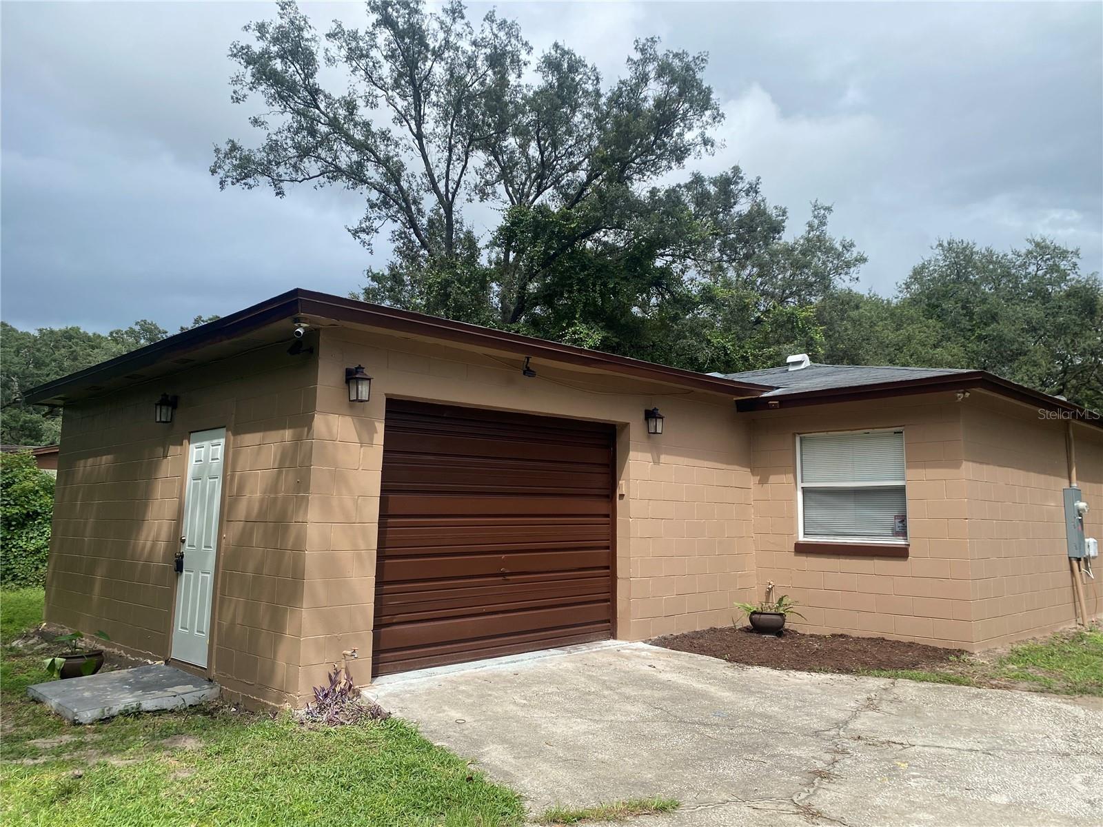 1608 Long Lane, FL