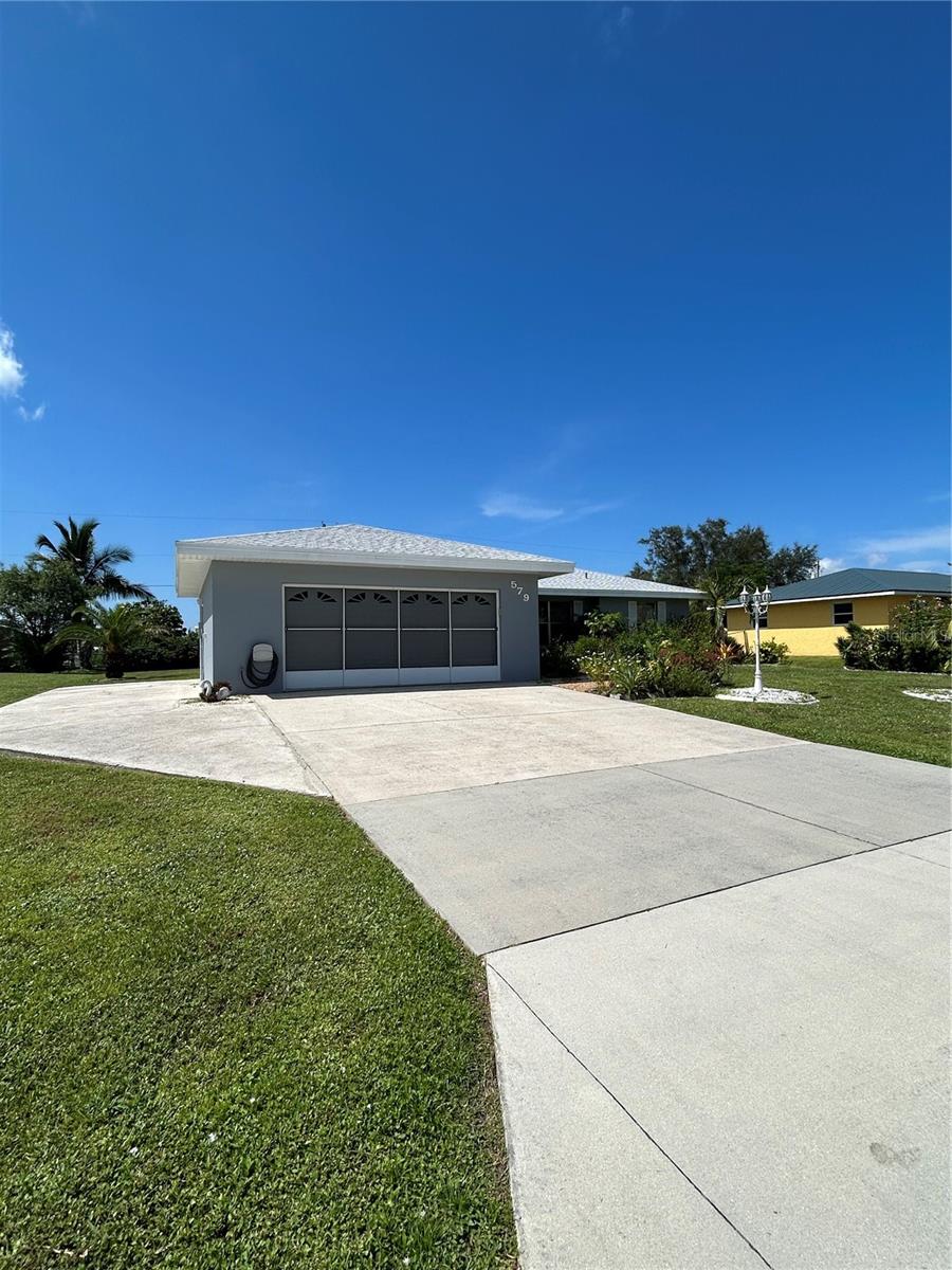579 Lakemont, FL