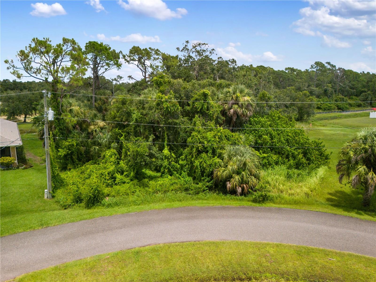 Lorri Cir, FL