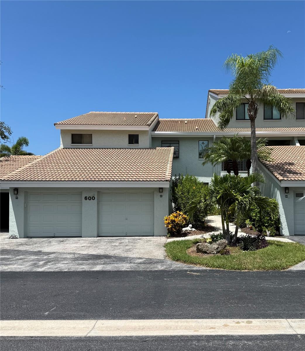 600 Carriage House Lane, FL