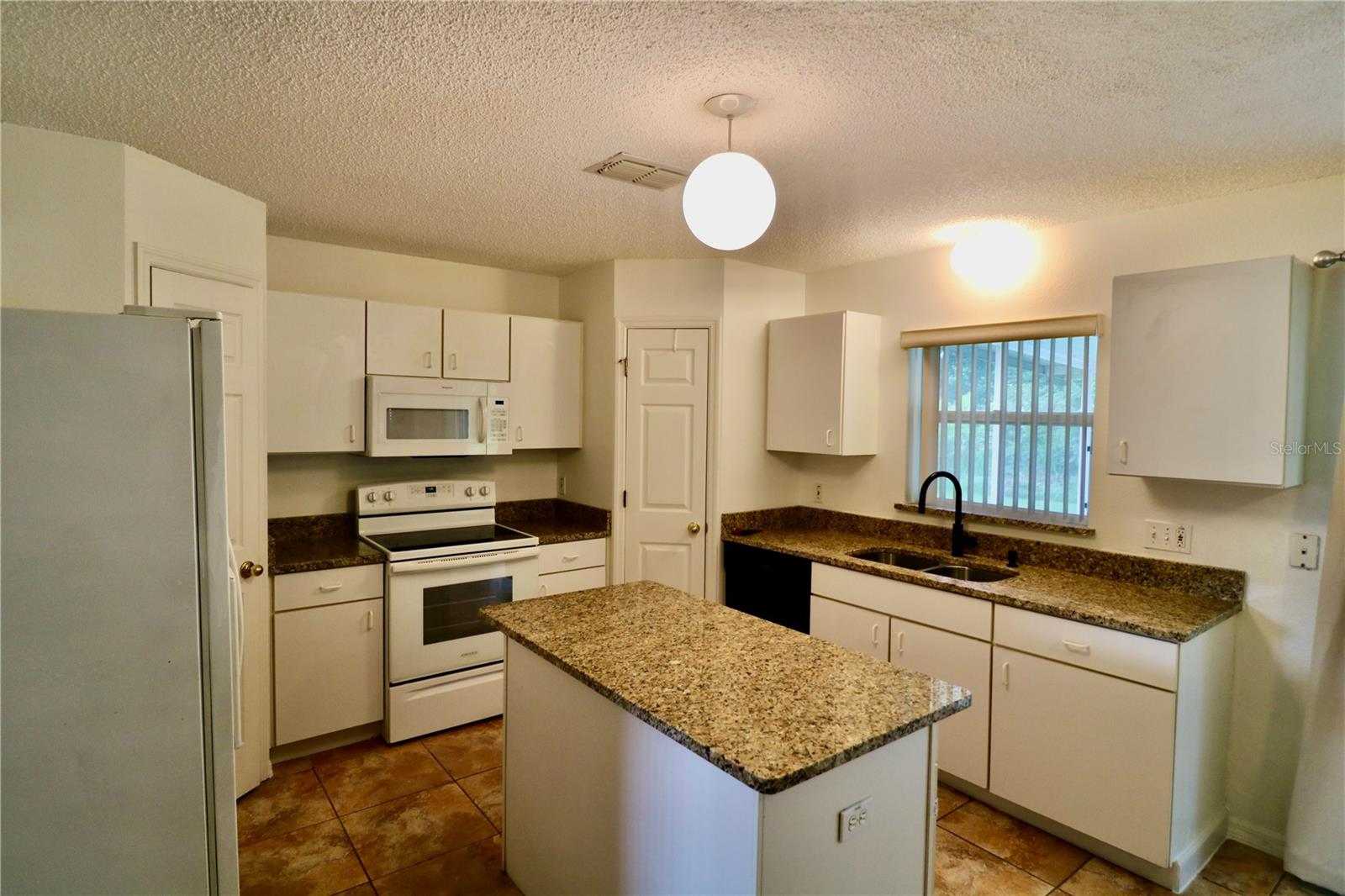 305 Greenwich Court, FL