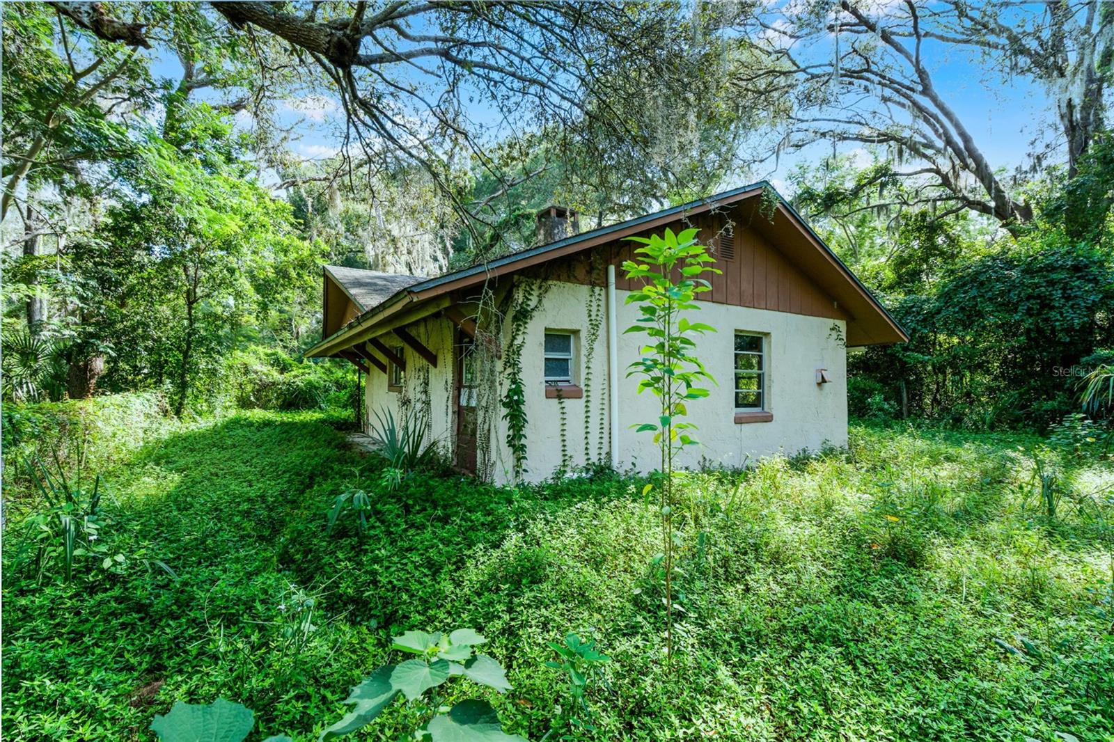 7466 Vivian Ln, FL