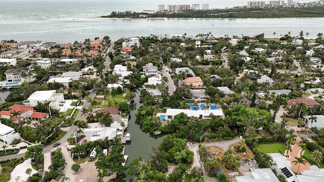 300 Garden Lane, FL