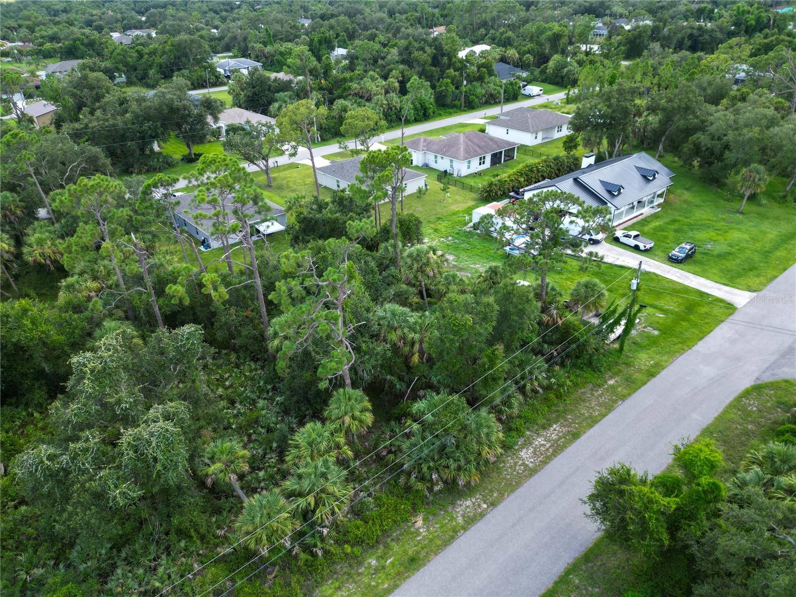 Leesburg Ave, FL