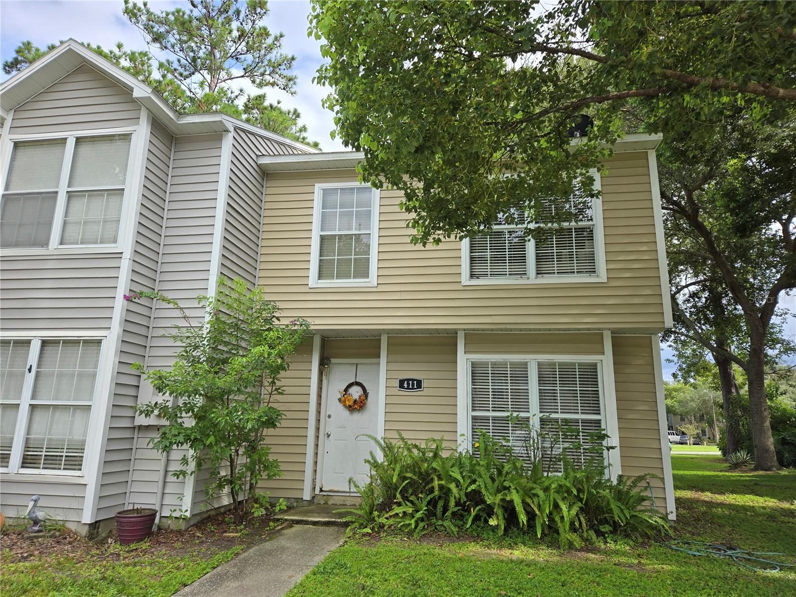 411 Green Spring Cir, FL