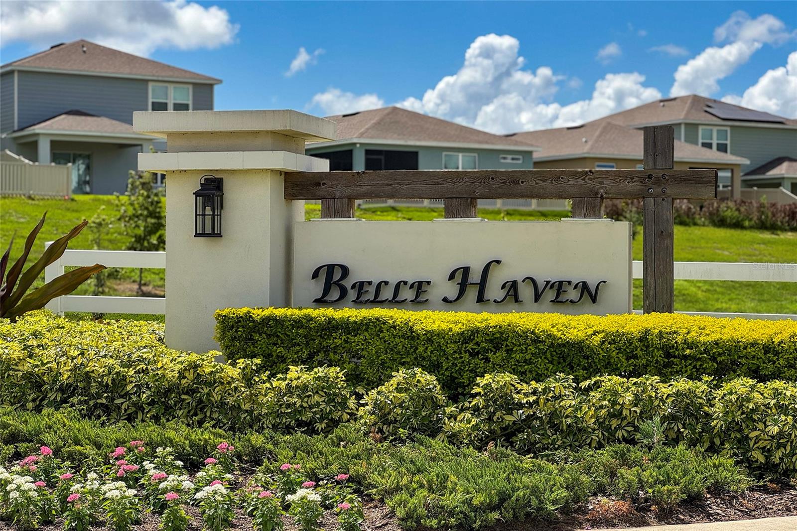 2755 Fetching Trl, FL