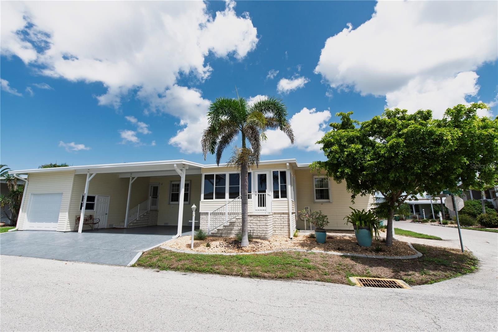 22 Freeman Ave, FL