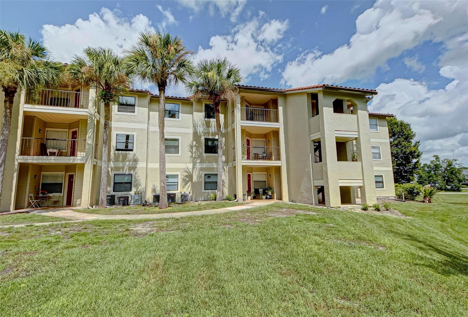 3038 Parkway Blvd #305, FL