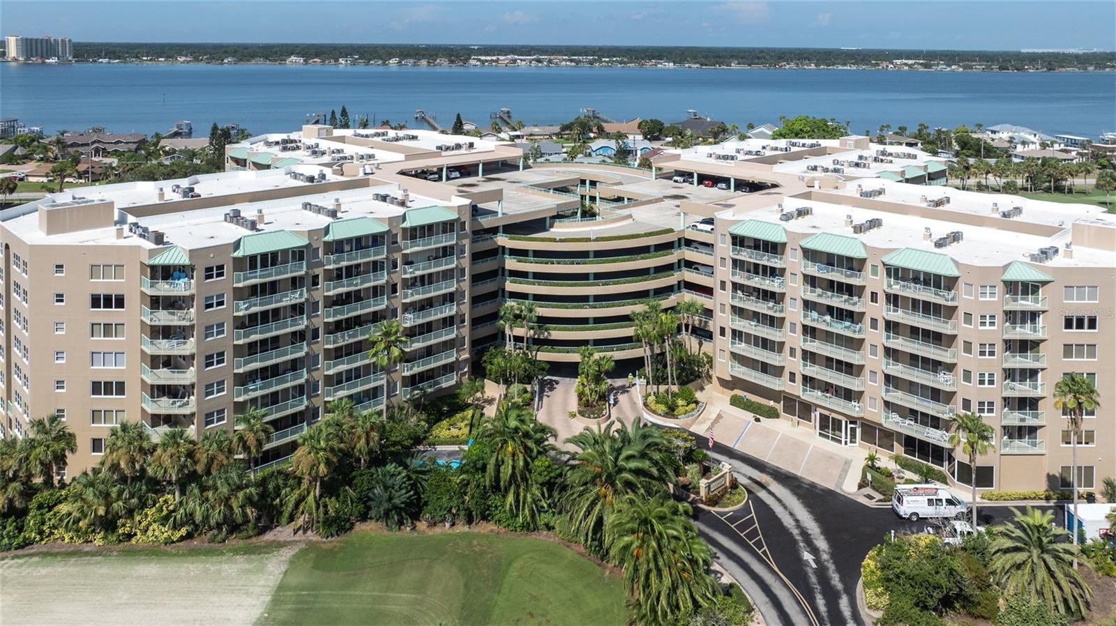 4 Oceans West Blvd #601a, FL