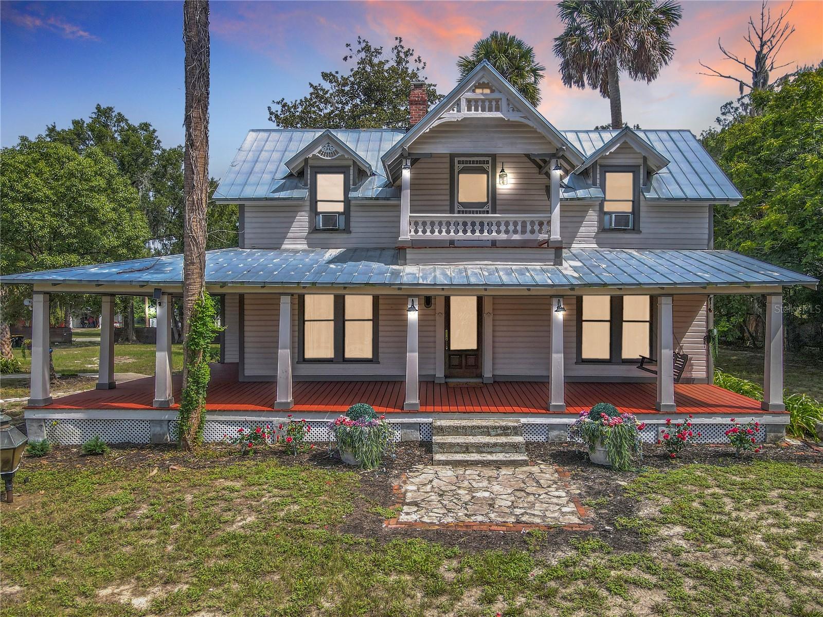 525 W Blue Springs Ave, FL