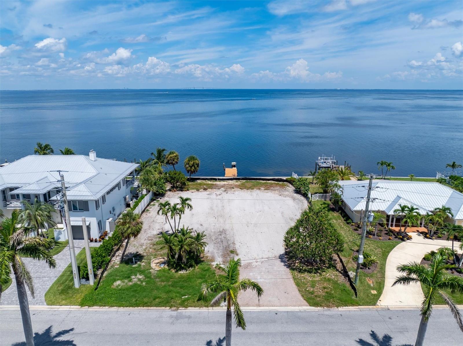 659 Key Royale Dr, FL