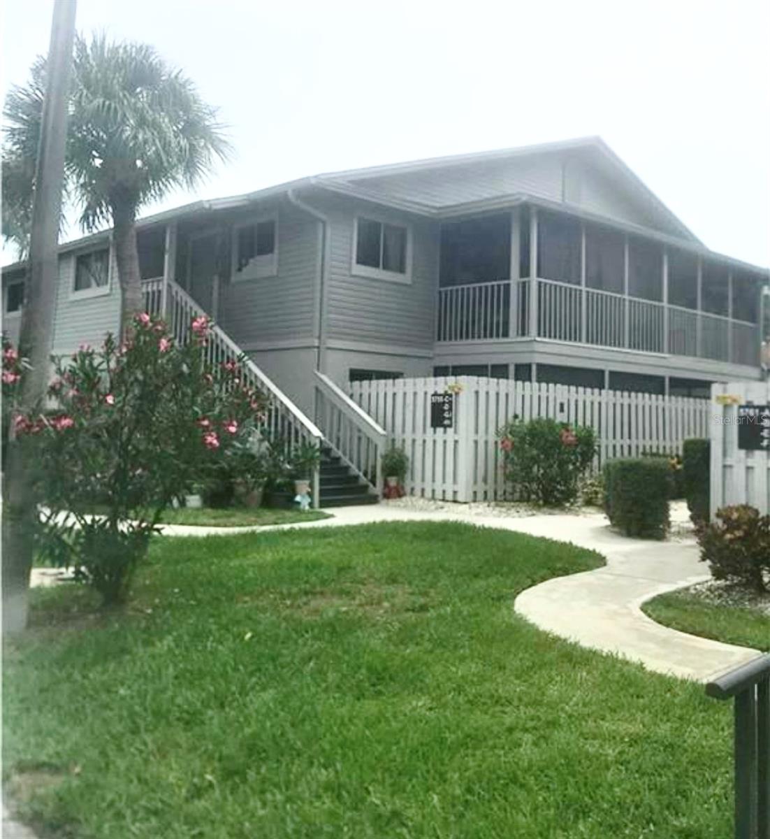 5755 Foxlake Dr #H, FL