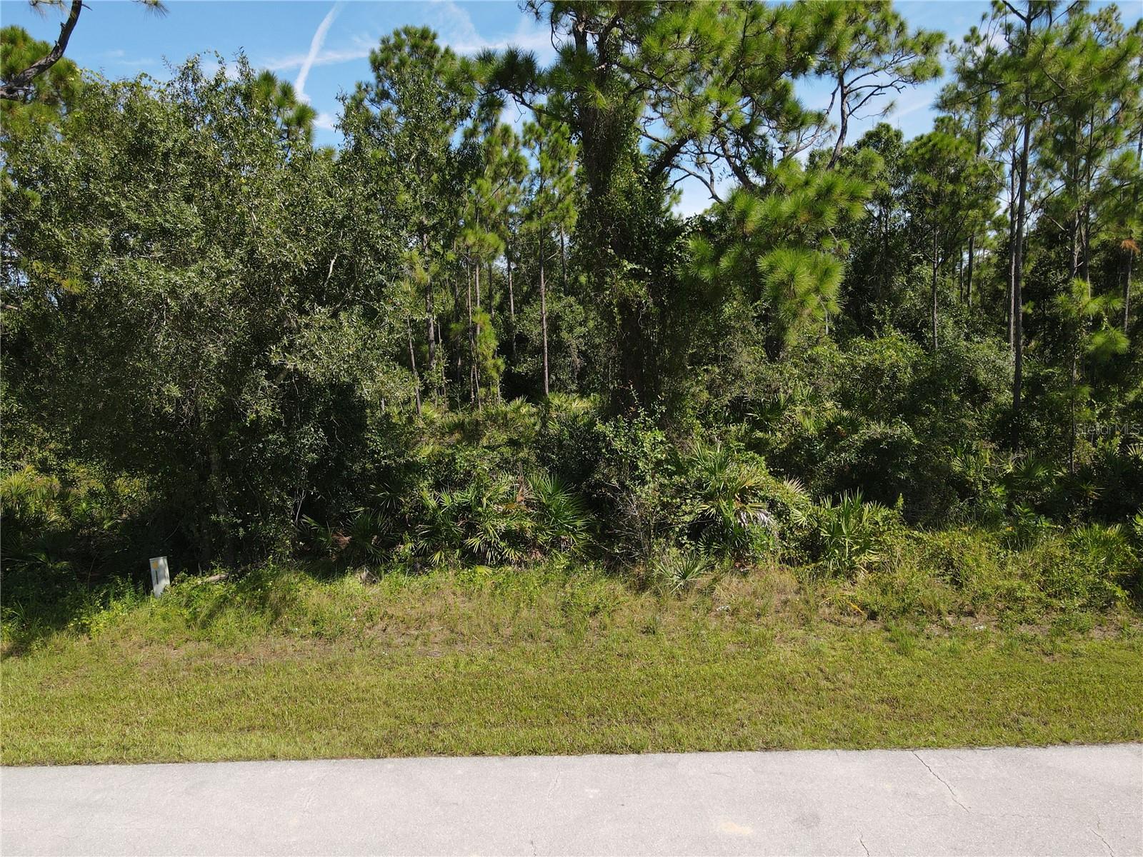 27064 Valencia Dr, FL