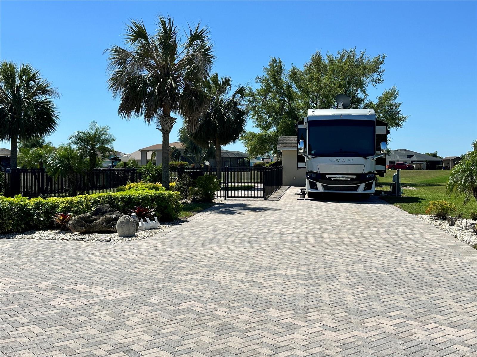 728 Teaberry Trl, FL