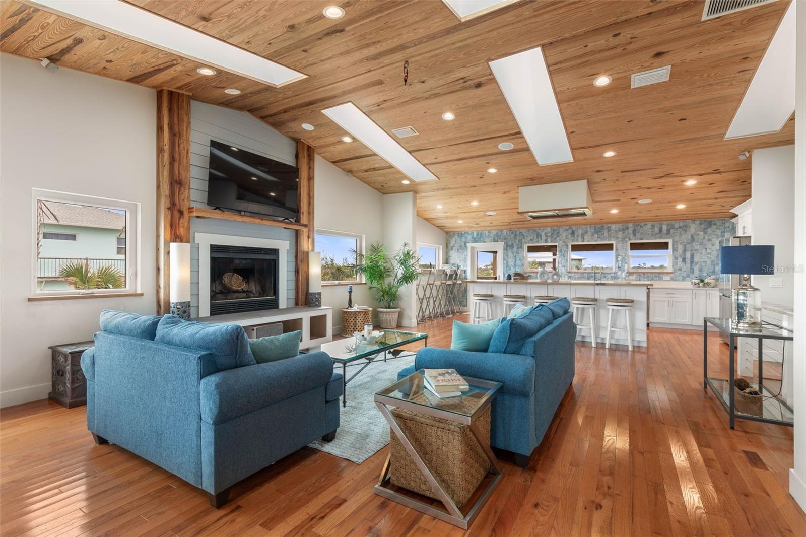 2556 Ocean Shore Boulevard, FL