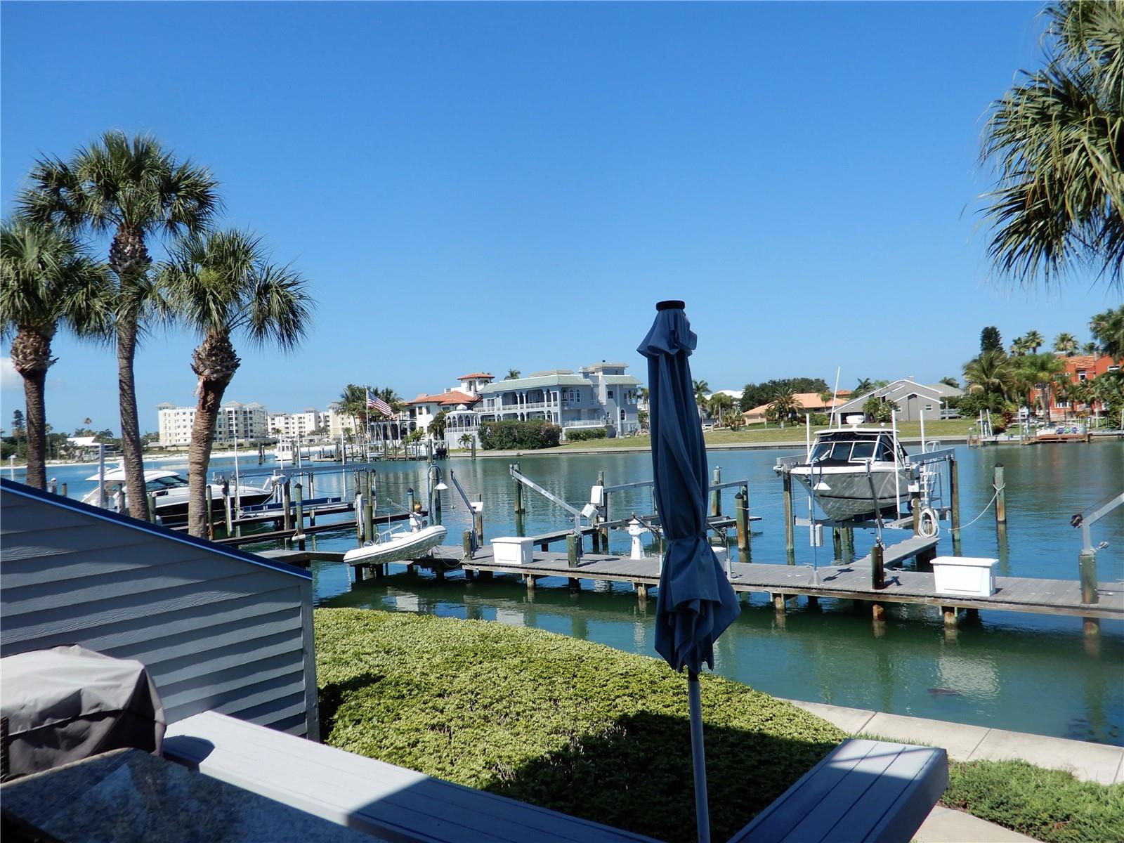 910 Pinellas Bayway S #103, FL