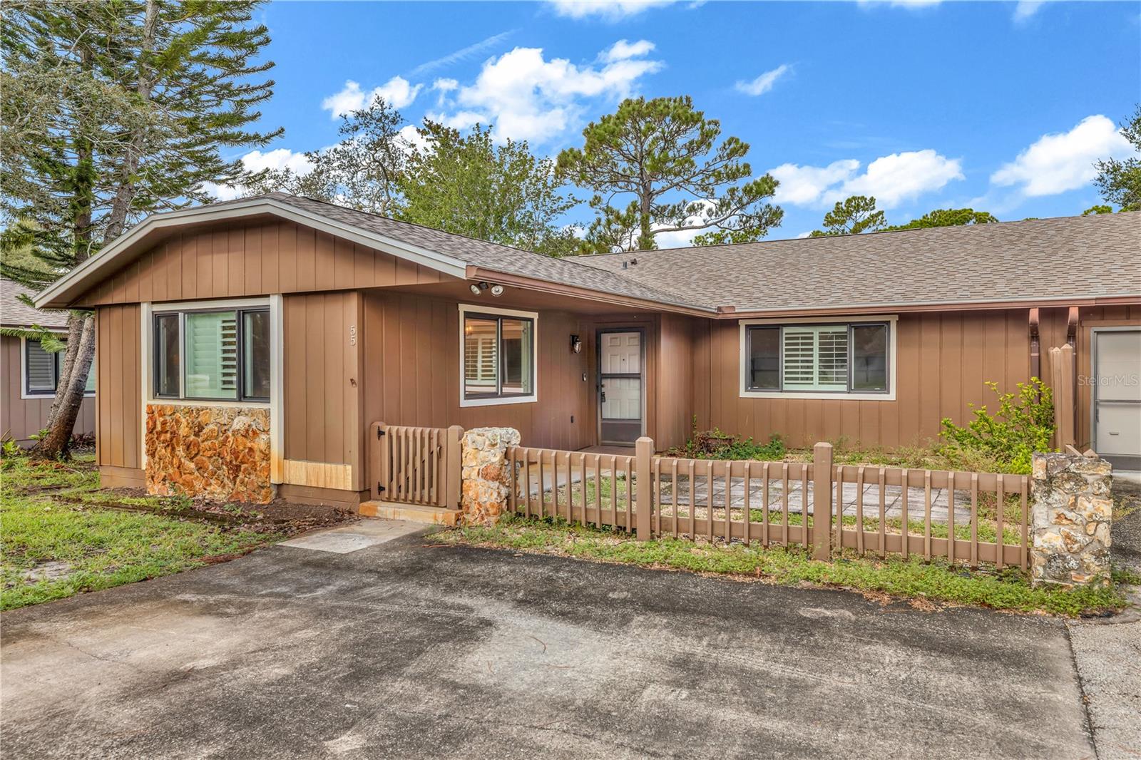 55 Crooked Pine Rd, FL