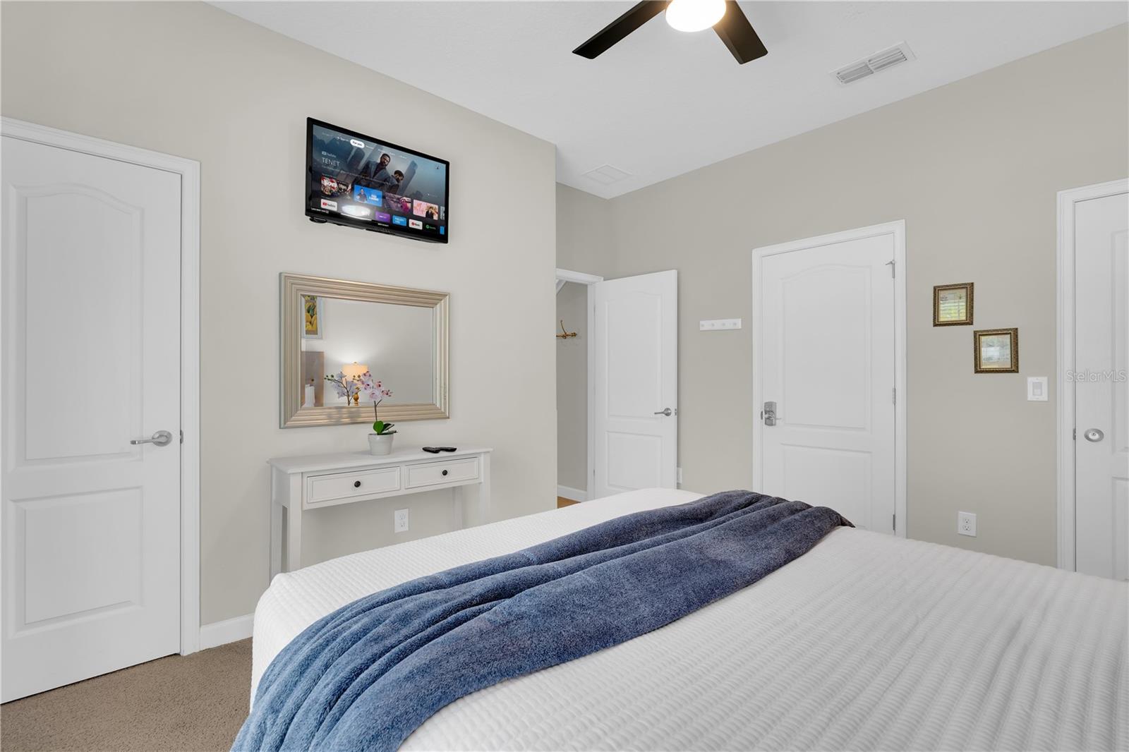 4827 Clock Tower Drive, FL