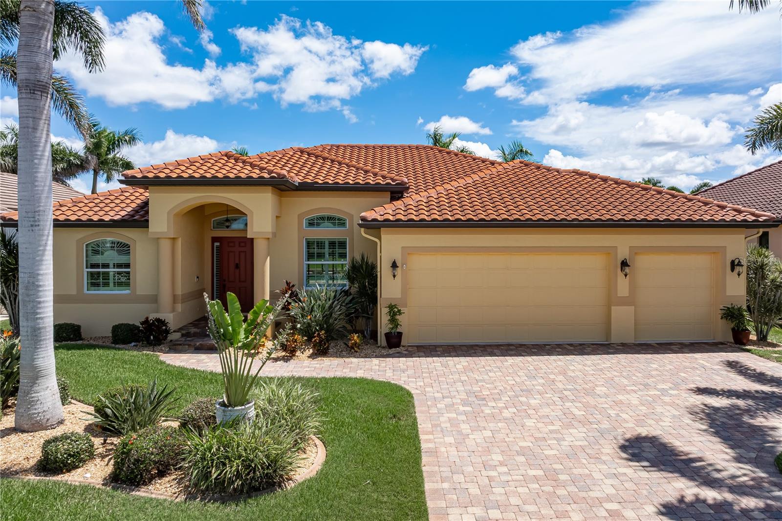 48 Tropicana Dr, FL