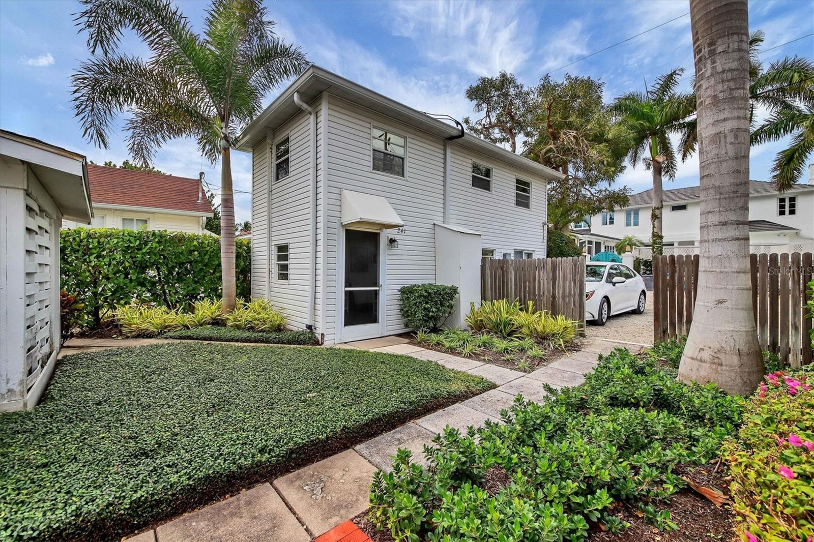 241 Gilchrist Avenue, FL