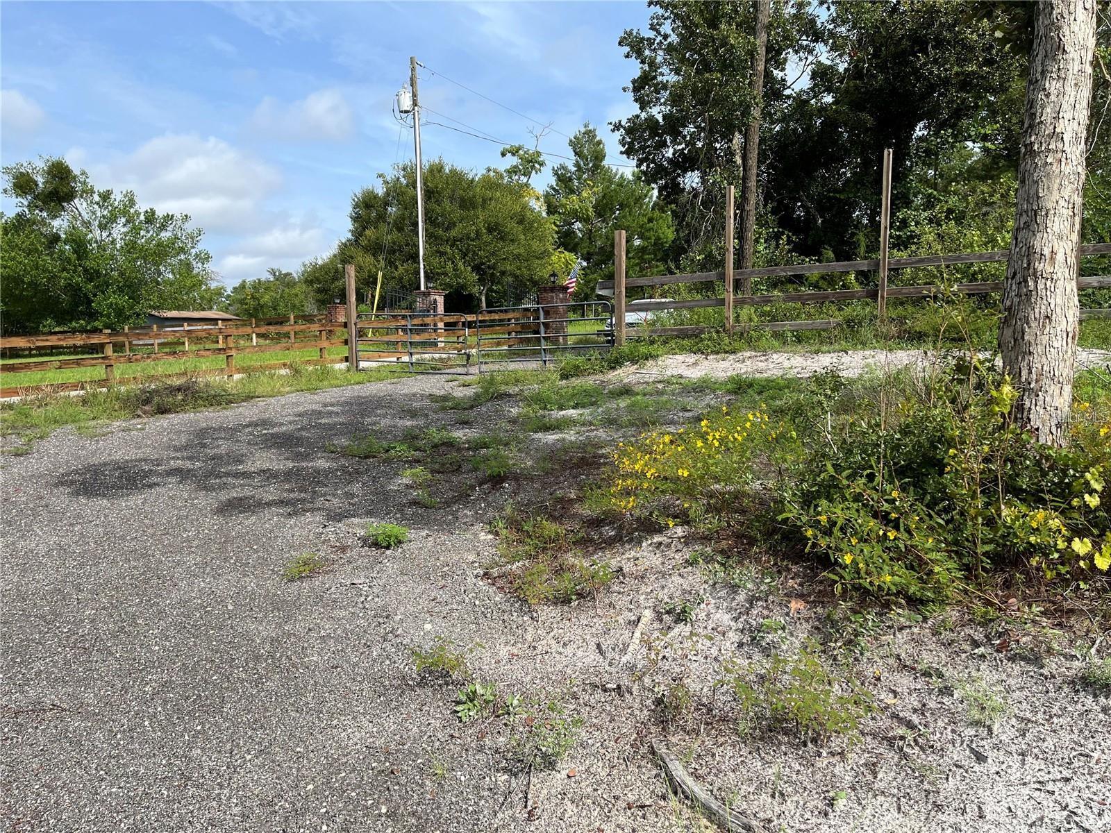 2500 Leonard Drive, FL
