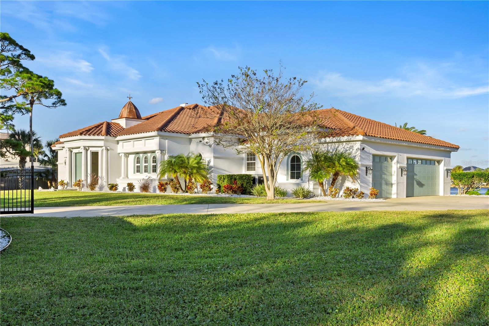 660 Lambert Ave, FL