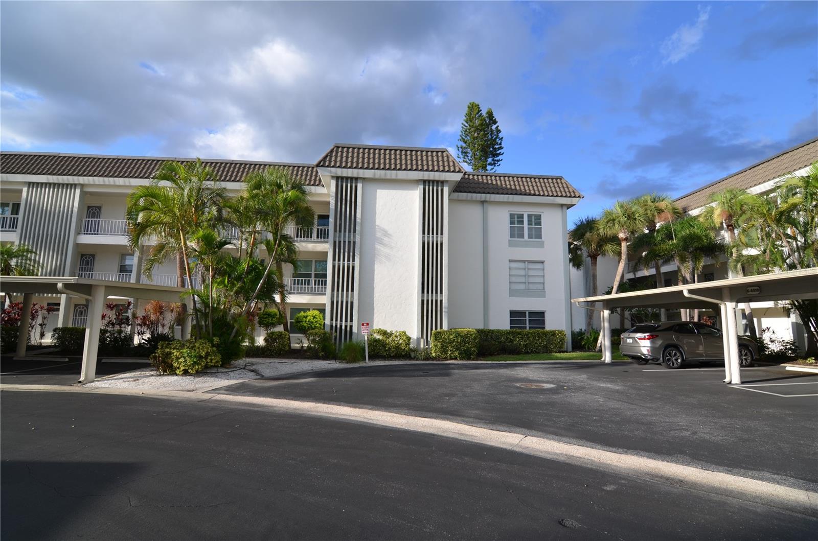4420 Exeter Dr #208, FL