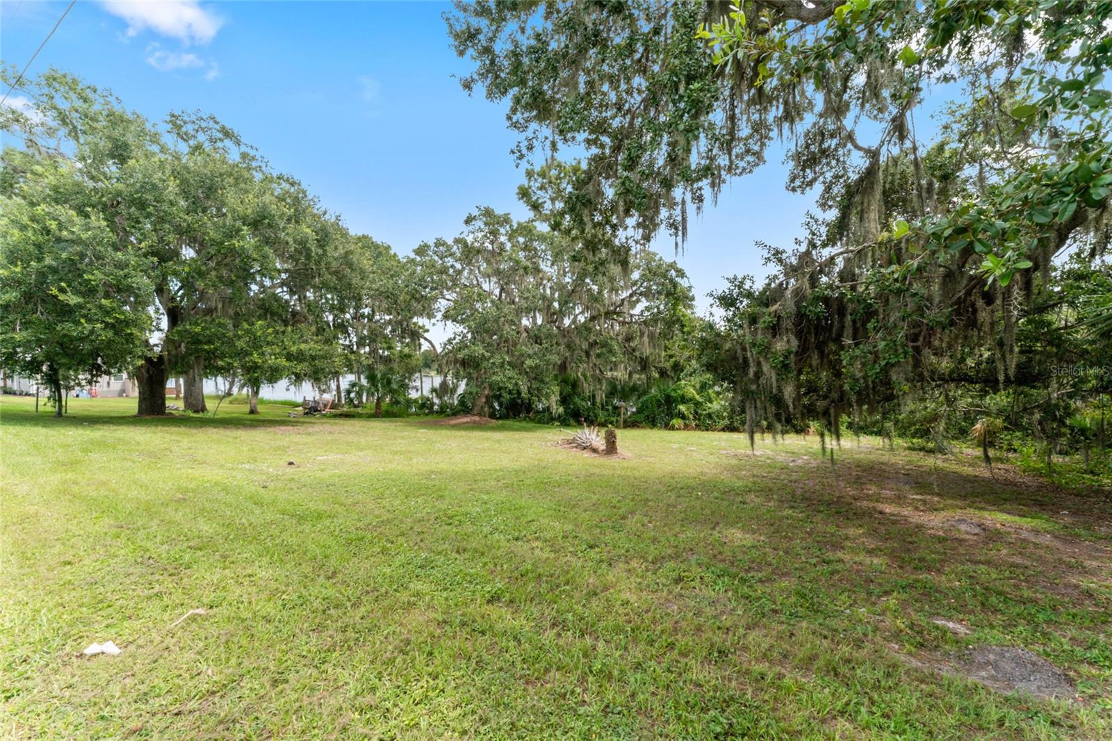 0 Riverhills Dr, FL