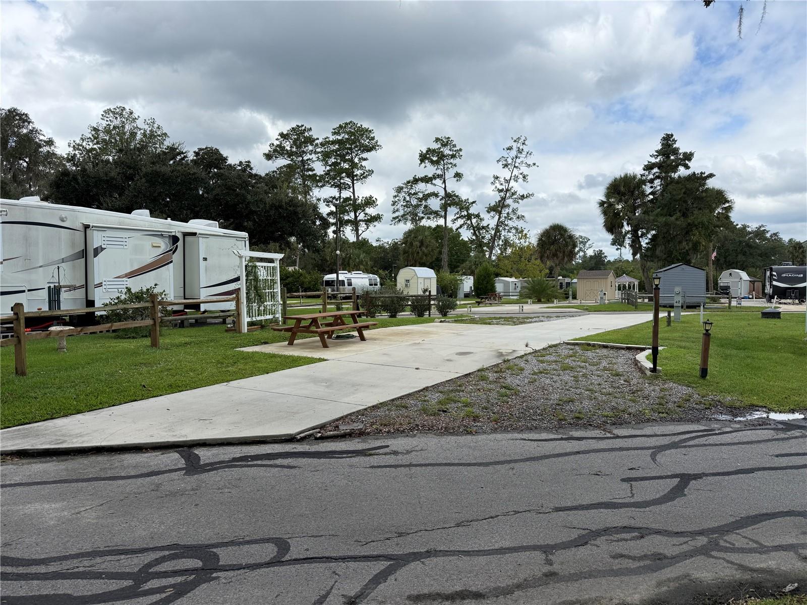 2870 Ne 103rd Ave, FL