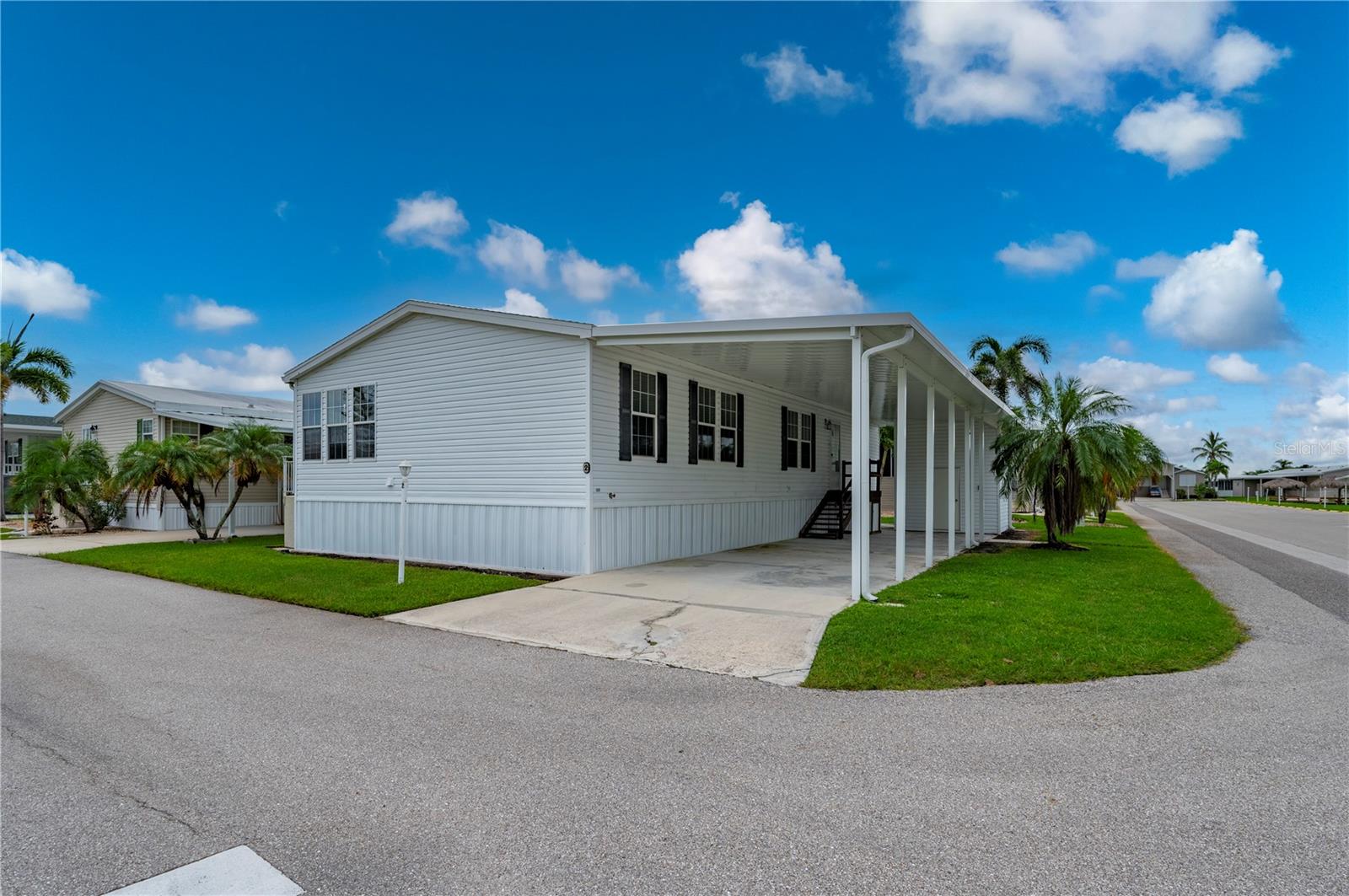 2 Holland Dr, FL