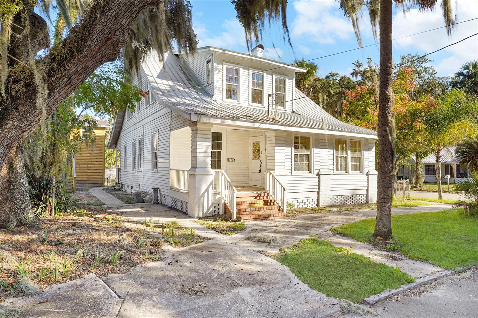 221 S 5th St, FL