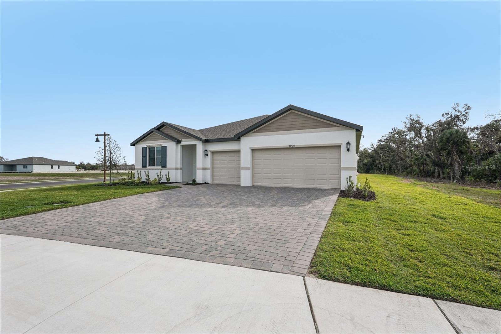 10547 Abundance Grove Way, FL