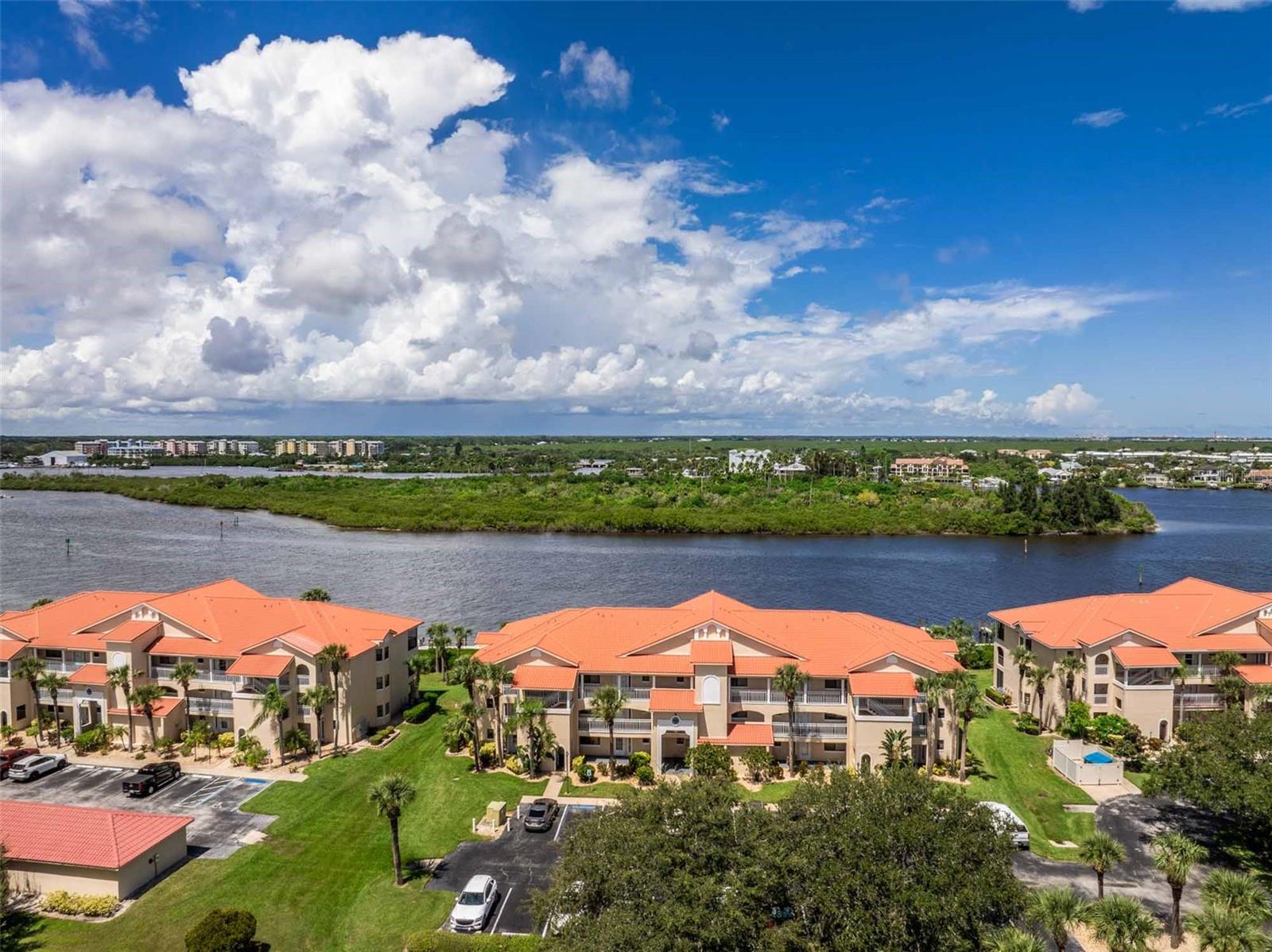 462 Bouchelle Dr #104, FL