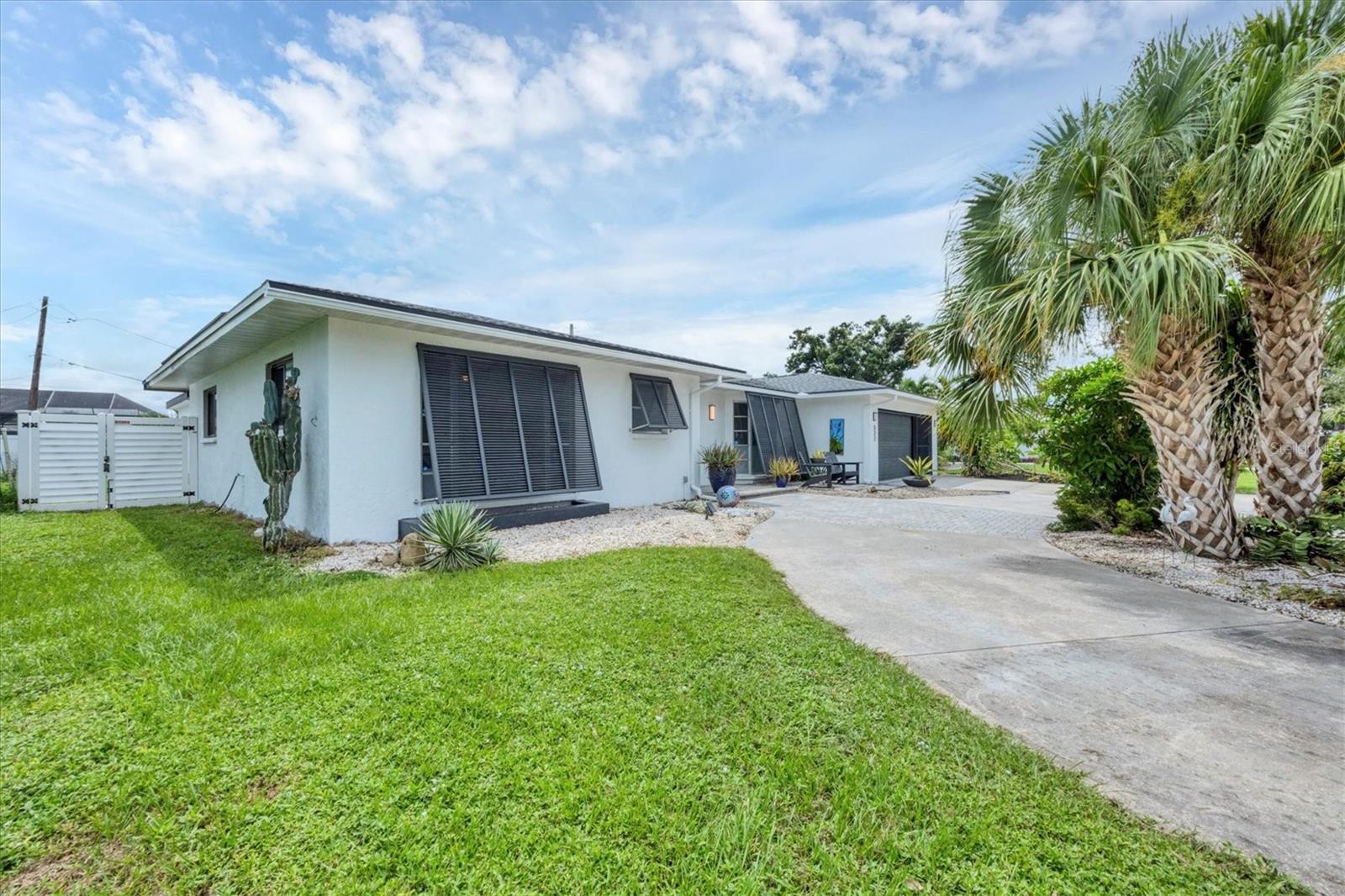 527 Bellaire Drive, FL