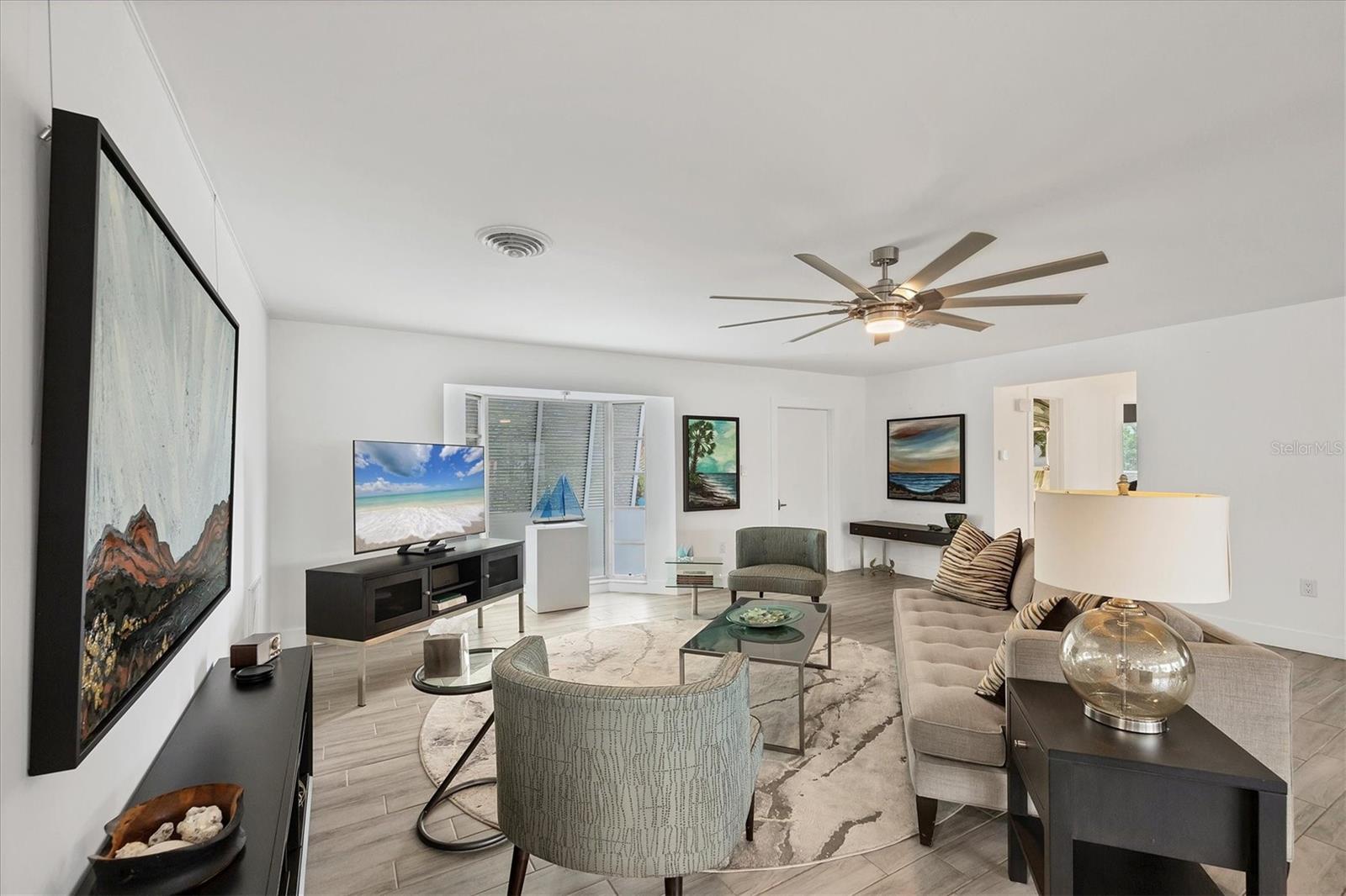 527 Bellaire Drive, FL