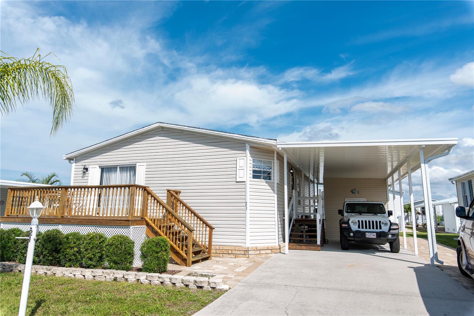21 Amsterdam Avenue, FL